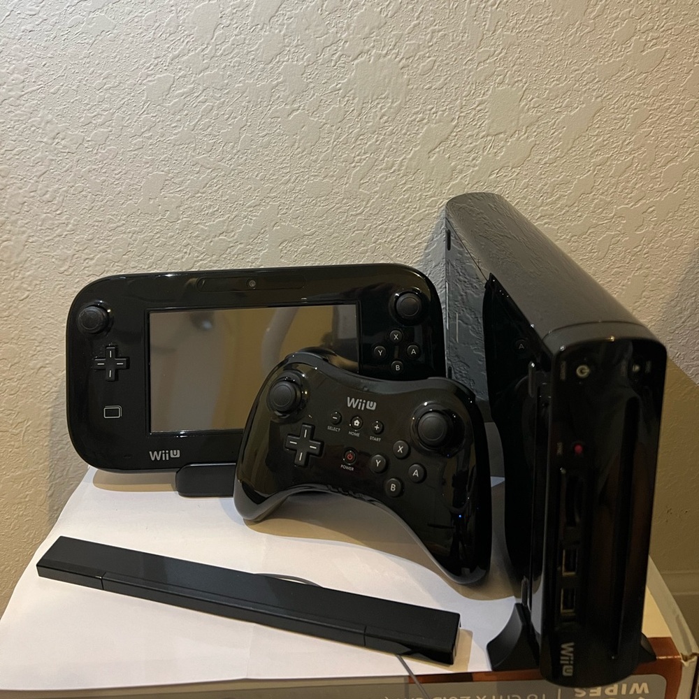 Nintendo Wii U Console Bundle, Pro Controller included.
